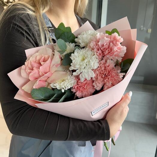 Букет французская роза, хризантема и диантусы (02010342)