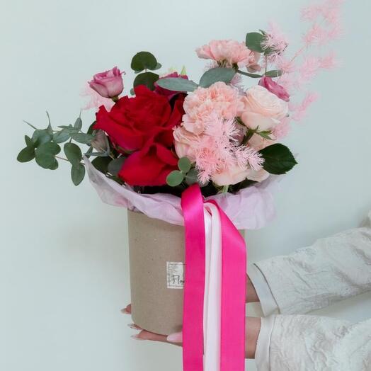 Шляпная коробка с французской розой