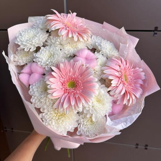 Стойкий букет с герберами 💕