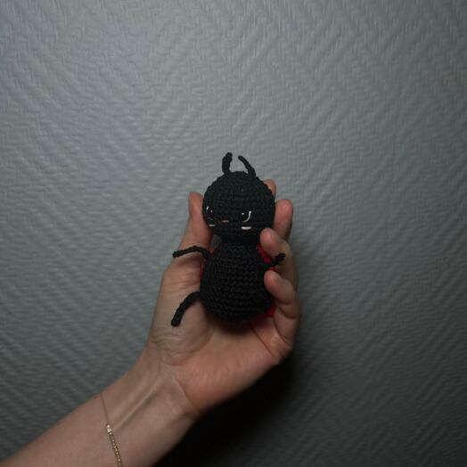 Малышка с листиком