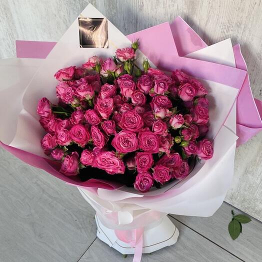 Peony spray roses