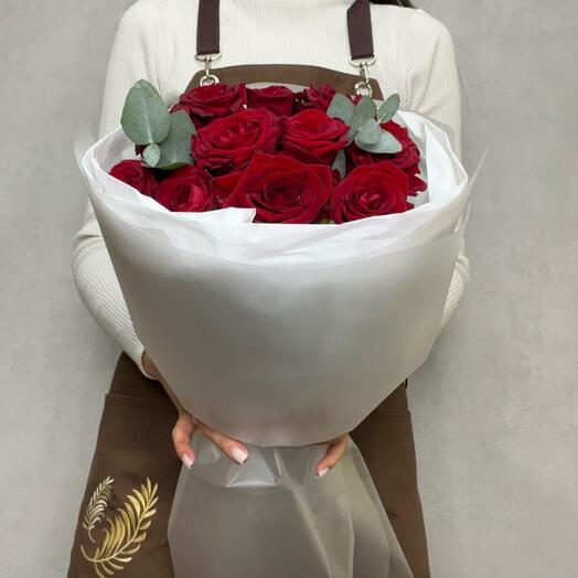 Букет комплимент Роза красная 40 см с эвкалиптом