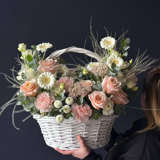 Корзина цветов 175