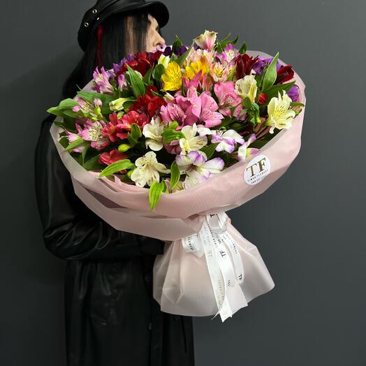 Нежный букет Альстромерий