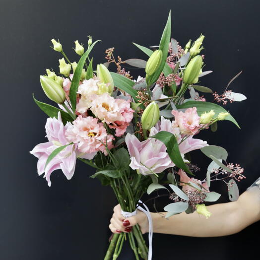 Ramo de Lilium y Lisianthus