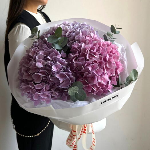 Букет "Фиолетовые гортензии с эвкалиптом"