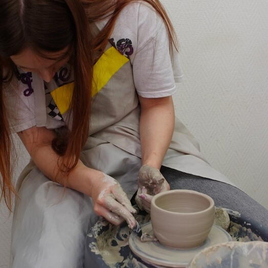Подарочный сертификат «Курс занятий на гончарном круге или по ручной лепке» (4 занятия, 1 человек)