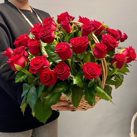 Корзина с 35 розами ️