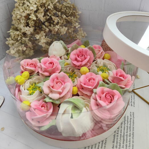 Marshmallow flowers in an aquarium box