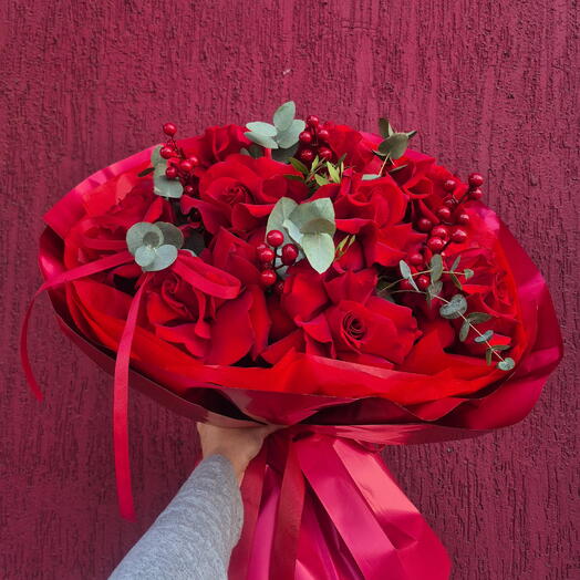 Букет с красными французскими розами