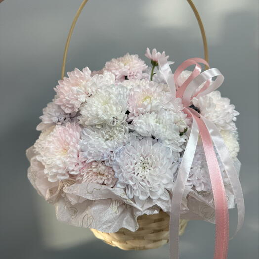 Корзинка из кустовых хризантем