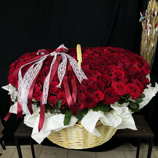 Корзина с цветами