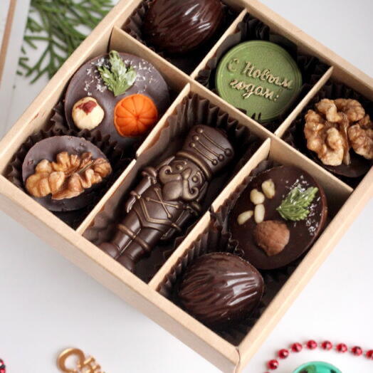 Набор шоколадных конфет в подарок на Новый год