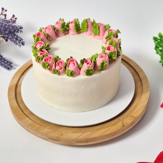 Торт 1 кг с тюльпанами