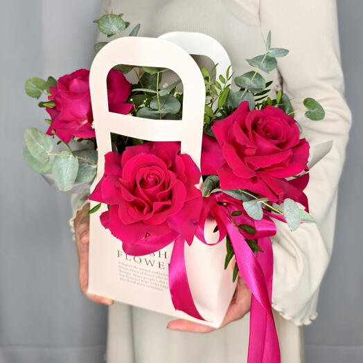 Сумка с малиновыми французскими розами