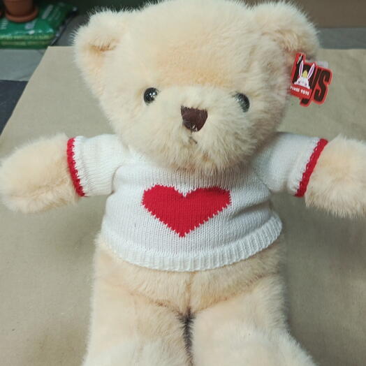 Мишка в свитере сердце