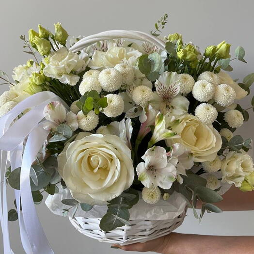 Корзина с цветами для любимой S