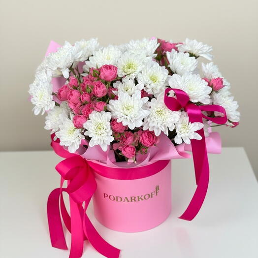 Цветы в шляпной коробке