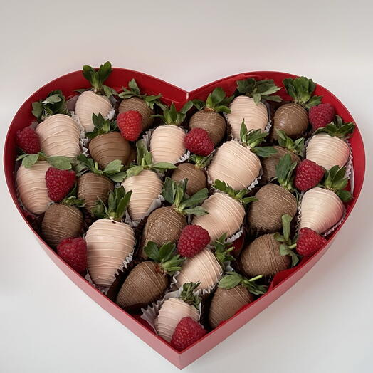 Набор клубники в шоколаде сердце 🍓
