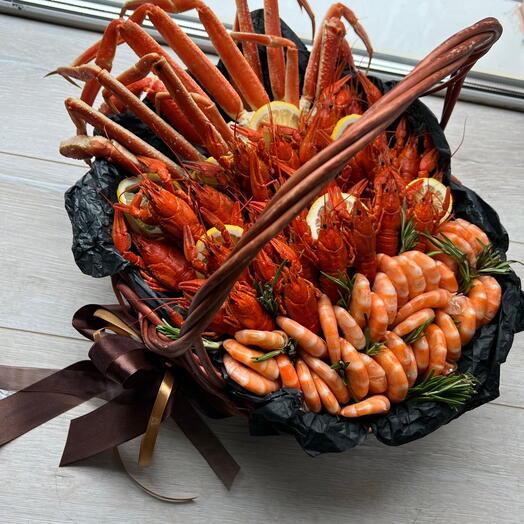 Морская корзина с крабом