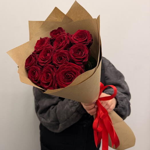 11 красных роз 60 см
