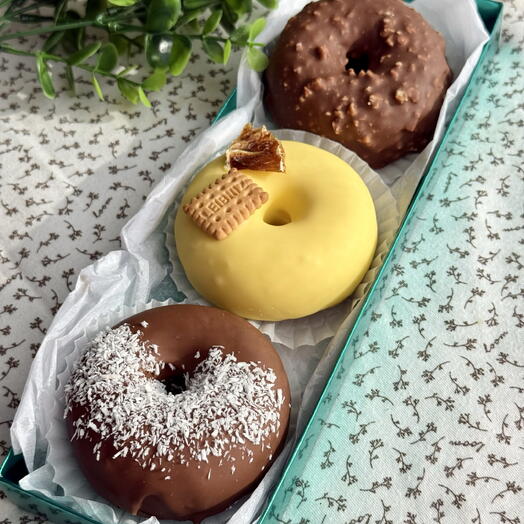мини торты в виде пончиков donut cake