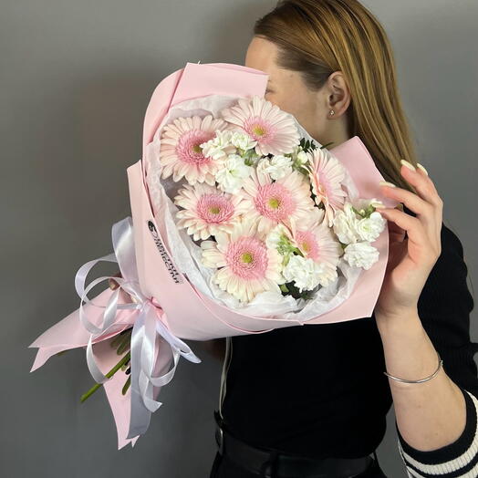 Букет из Гербер с маттиолой