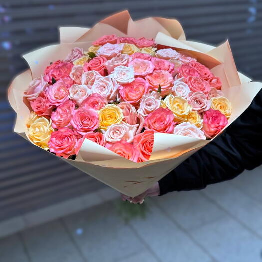 Букет из 51 розы микс 60 см 💐 нежный весенний букет для подарка