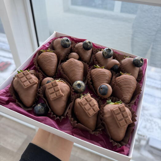 Клубника в бельгийском шоколаде с голубикой (набор 12 шт) 🍓🫐🍫