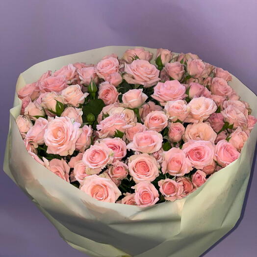 Букет "Нежная роза" (Rosa tenerezza). В составе роза кустовая розовая лидия