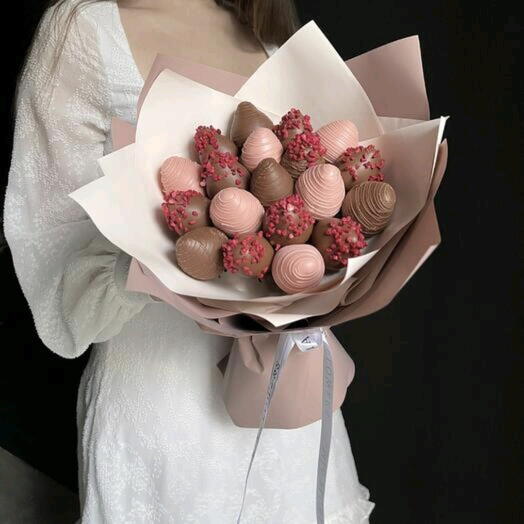 Букет с клубникой в шоколаде 16