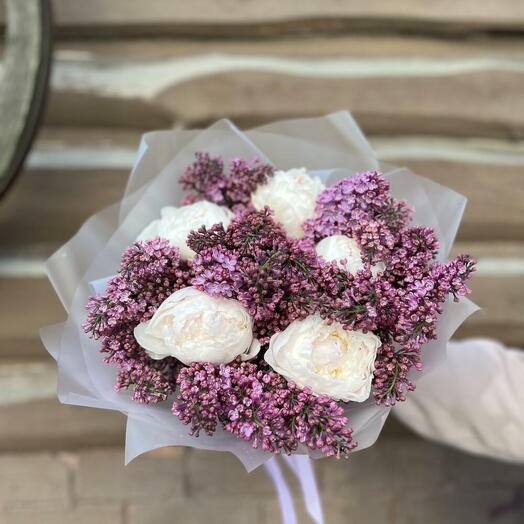 Весенний букет ( сирень, пионы)