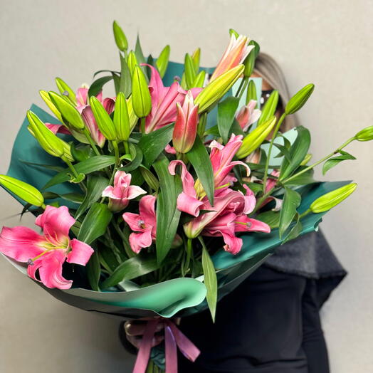 Oriental lilies- ლილია