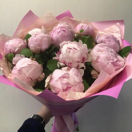 Букет из пионов с листьями малины🌟