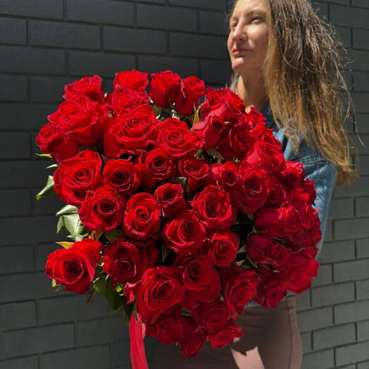 51 красная высокая роза
