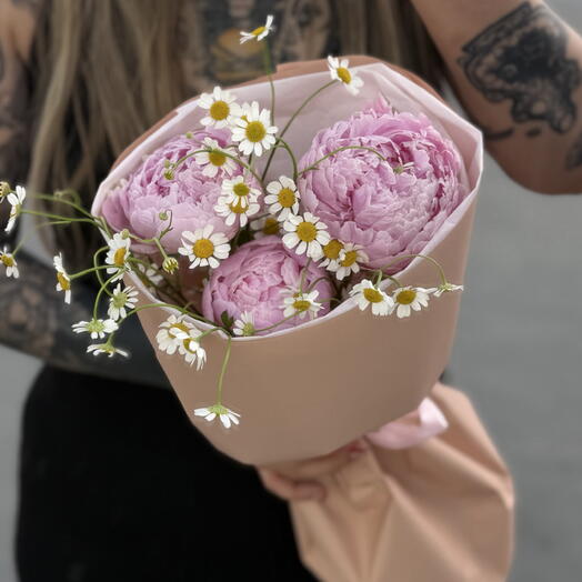 Летний комплимент с пионами Sara Bernhardt PEONY201