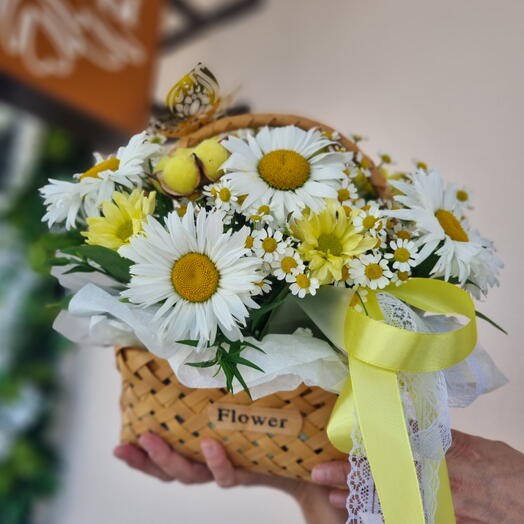 Корзиночка с ромашками