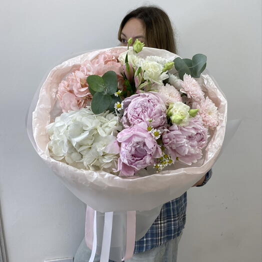 🌸 Нежный букет с пионами и гортензией
