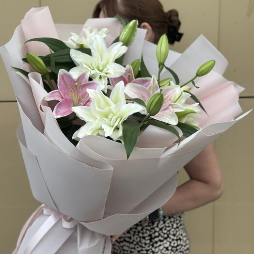 «Ароматные сны» букет из пионовидных лилий 🌸