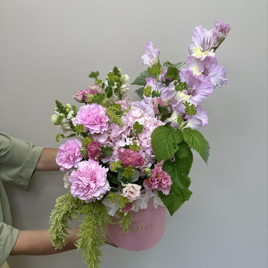 Композиция с гладиолусом M