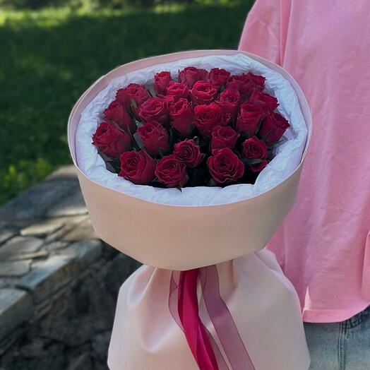 Букет из 25 бордовых роз "М"