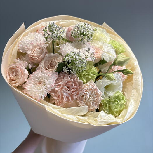 Букет из эустомы, хризантемы и диантуса и кустовой розы💕💐