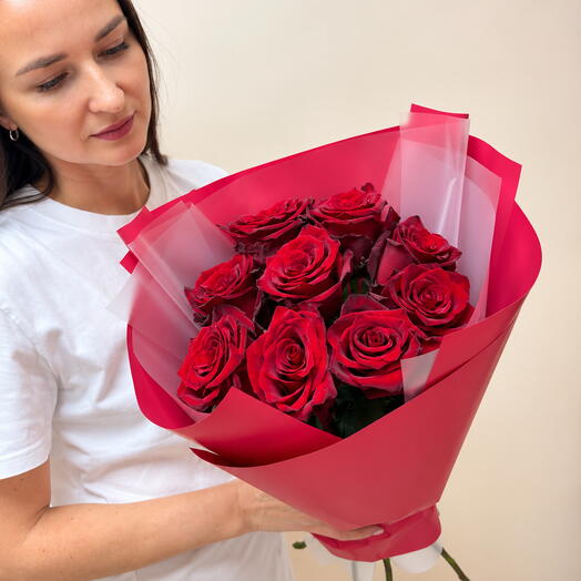 🌹 9 роз Эквадора в красной упаковке