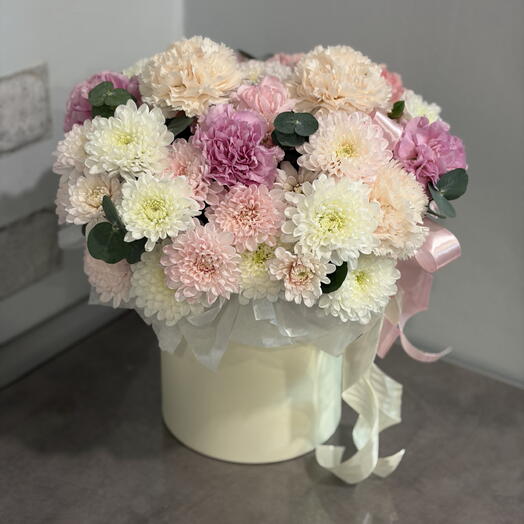 Стойкая композиция из хризантем и диантусов 🌸🩷😍