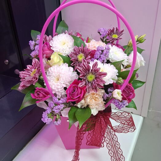 Самая,Самая💓Сумочка из хризантеммы, диантуса, кустовой розы,рускуса и статицы