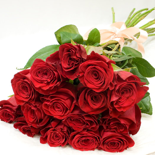 Ramo de rosas rojas