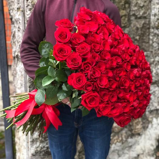 101 roses under the ribbon