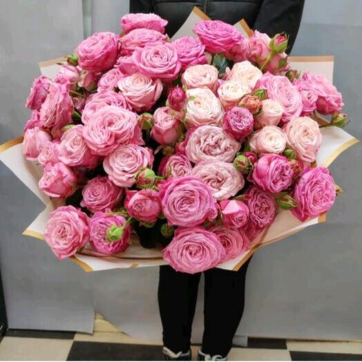 Ramo de rosas de peonía arbustiva