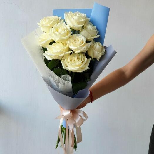 Ramo de 9 rosas blancas de 50 cm