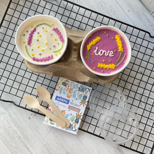 Bento cake in a glass of "Love" gift to a girl